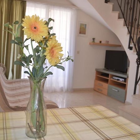 Apartman Ananda Bol - 2 Bedrooms, 7 Beds Eksteriør billede