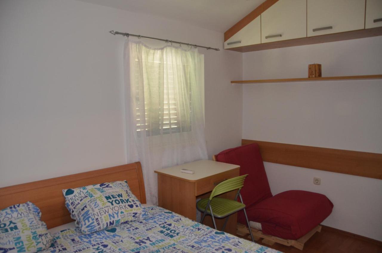 Apartman Ananda Bol - 2 Bedrooms, 7 Beds Eksteriør billede